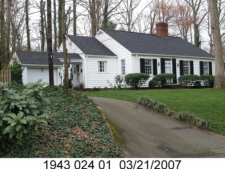 2408 Greenbrier Rd — Photo 1