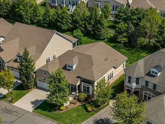 3rd image of 15 JOHNS DRIVE