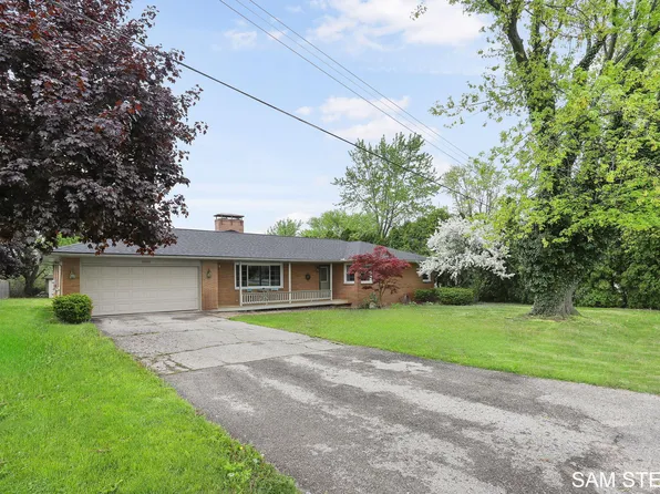 3628 Cordes Ave NW, Comstock Park, MI 49321
