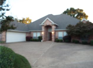 823 Riviera Dr, Mansfield, TX 76063