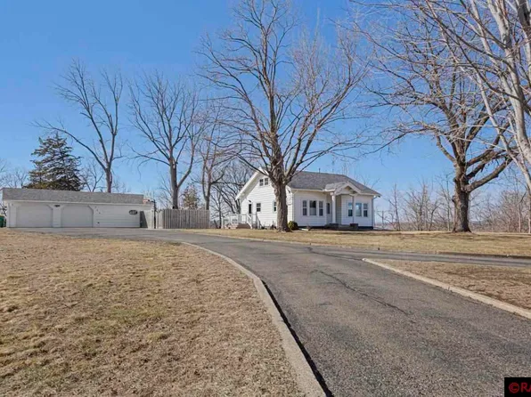 702 S 4th St, Le Sueur, MN 56058