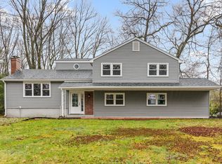 35 Hampton Ln, Bloomfield, CT 06002