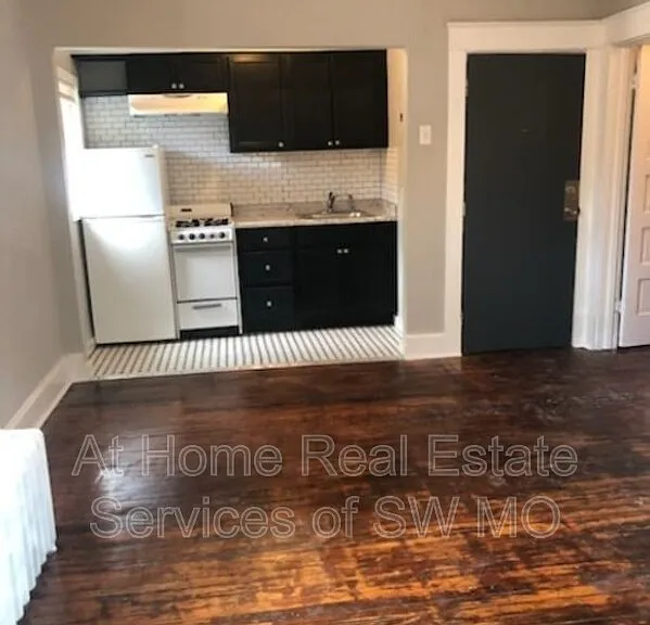 633 W State St #1B — Photo 11