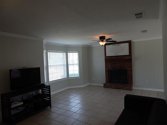 3rd image of 416 Gina Dr
