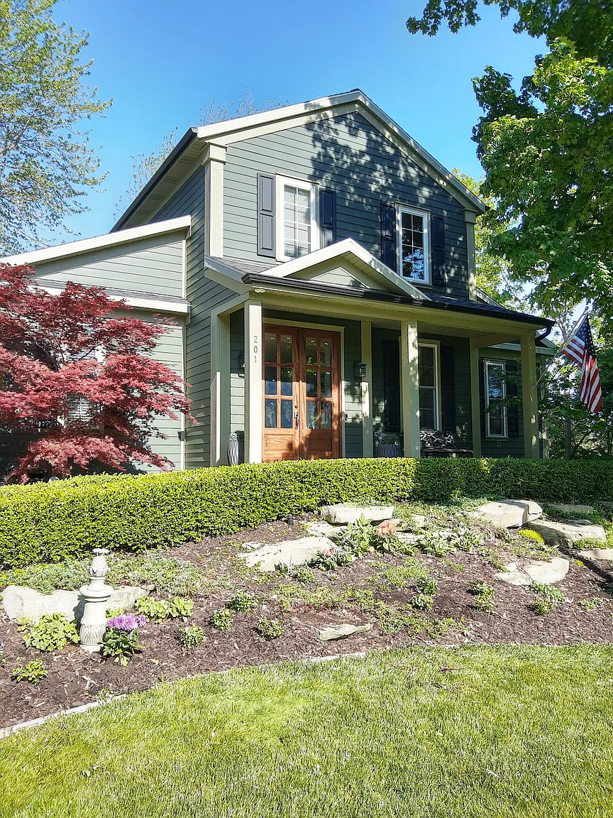 201 Heirloom Ln photo 1