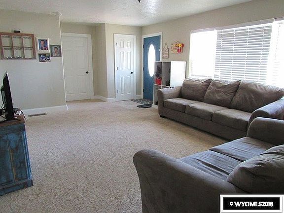 4th image of 812 S 11th St