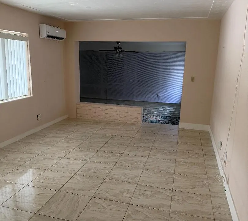 1 Esplanade Dr