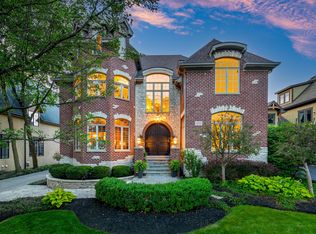 859 E Hillside Rd, Naperville, IL 60540