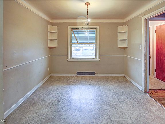 3rd image of 11716 Marne Ave