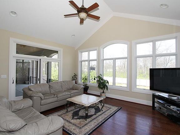 4th image of 7720 Kennedy Ln