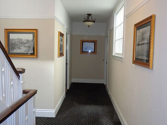 2nd image of 855 Waller St #8