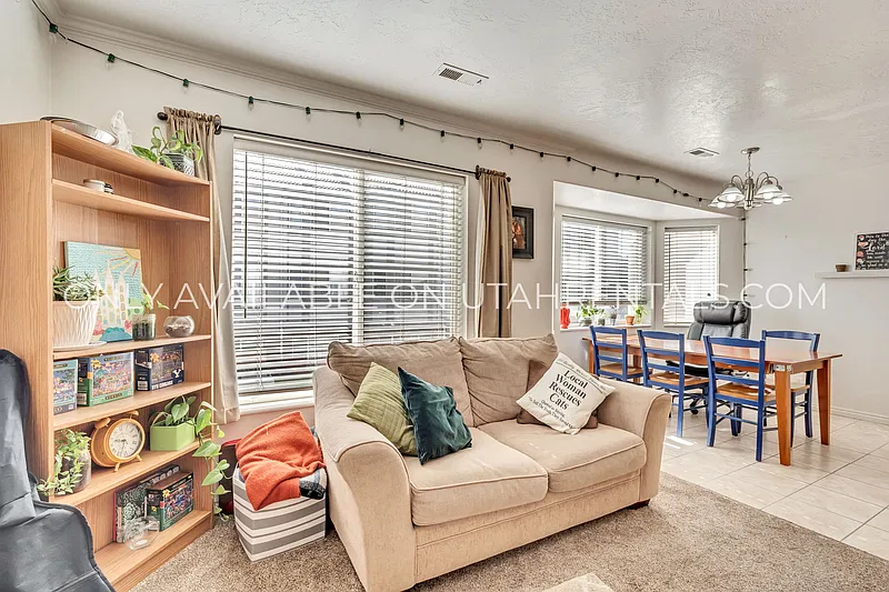 1 bed, 1.0 bath, 900 sqft, $530 — Photo 3