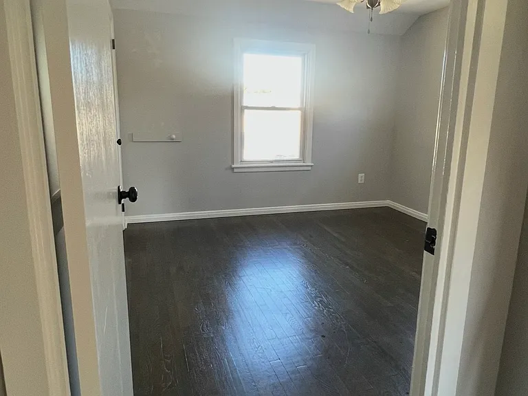 11-17 Dupont Pl #15 — Photo 10