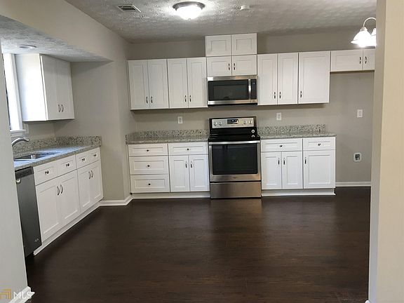 3rd image of 149 Gaston Ct