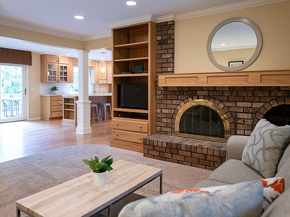 2nd image of 17051 Bellwood Ct