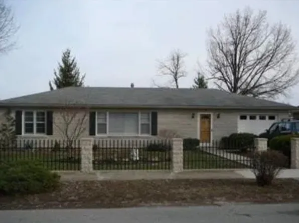 307 Hillcrest Dr, Versailles, KY 40383