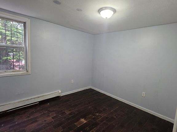 4th image of 209 3rd St