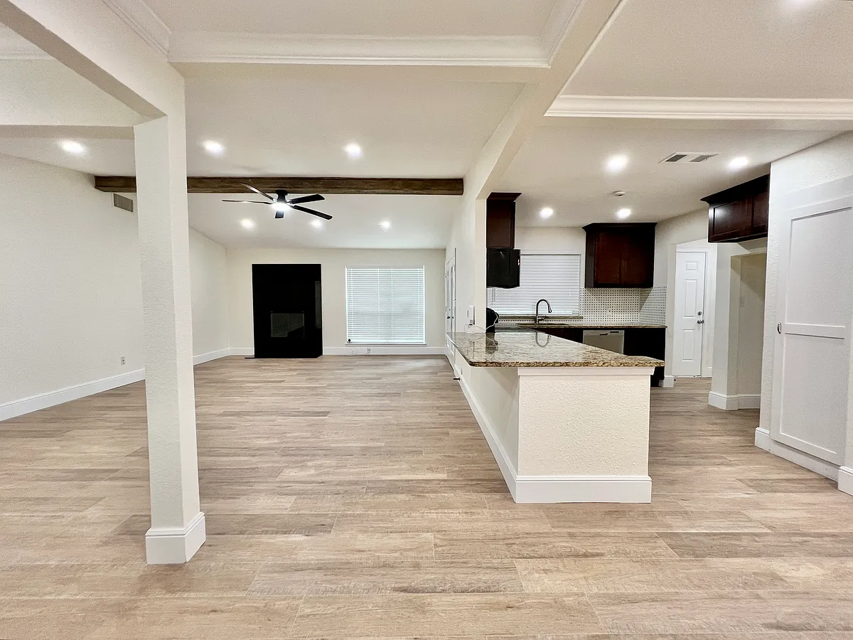 Building Photo - 3241 Bunker Hill Dr