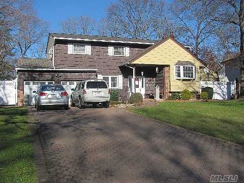 1st image of 7 Oakwood Hills Dr