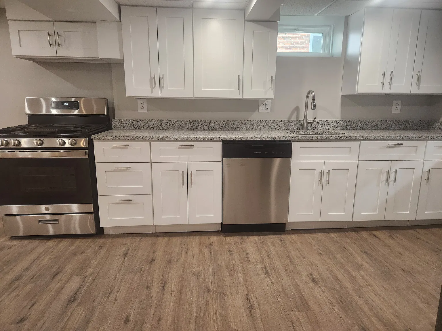 2 bed, 1200 sqft, $1,600 — Photo 3