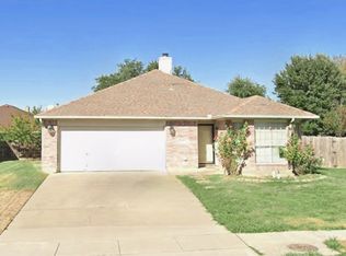 2112 Southwood Trl, Grand Prairie, TX 75052