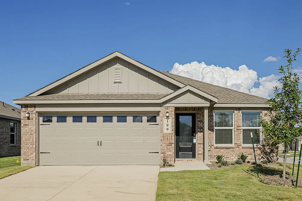 4 bed, 2.0 bath, 1760 sqft, $2,410 — Photo 1