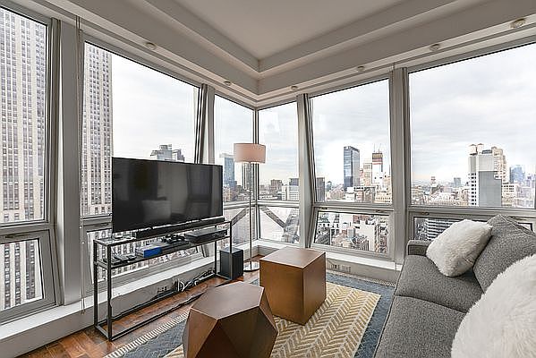1st image of 400 5th Ave APT 47H