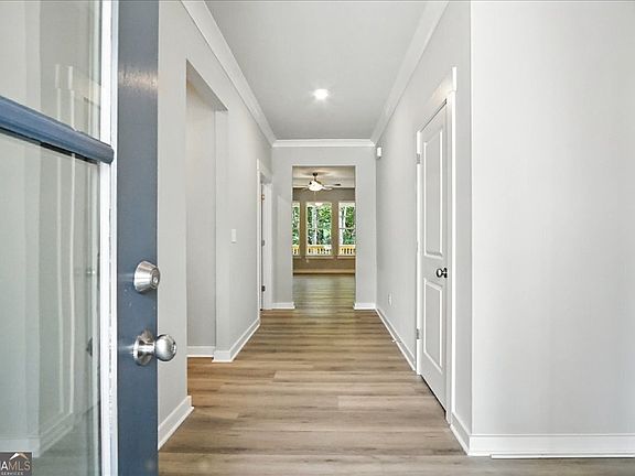 2nd image of 4022 Links Blvd