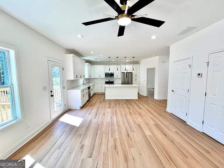 204 Custer Cir — Photo 7
