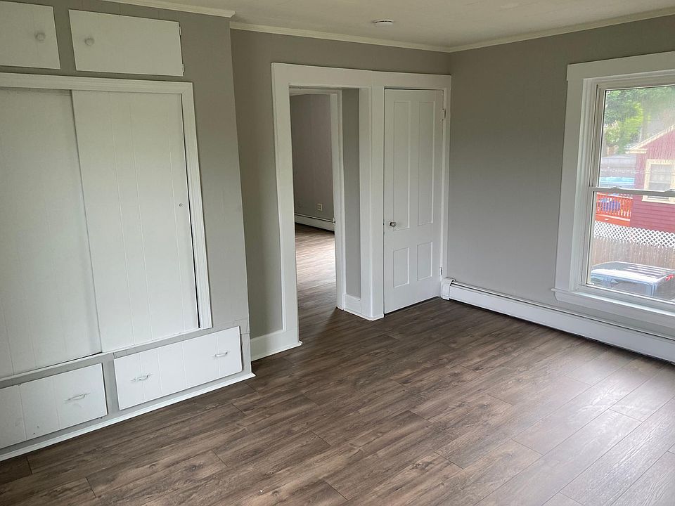 Large Bedroom Pic 2