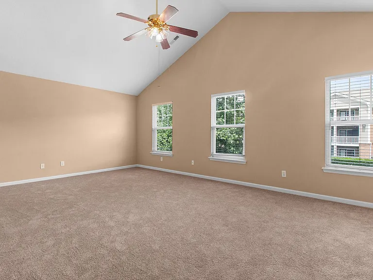 249 W Gilbert St — Photo 14