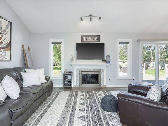 4th image of 1755 Clydesdale Dr