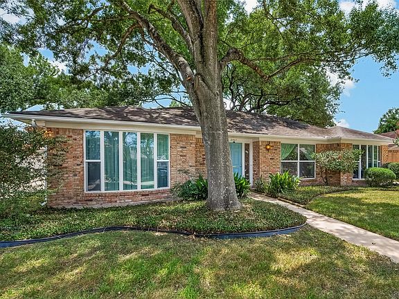 2nd image of 8507 Langdon Ln