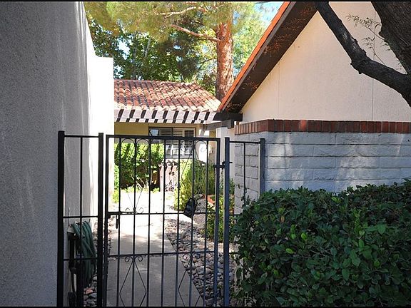 2nd image of 749 Lakeway Dr