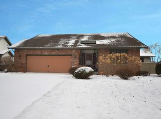 123 Zapata Ln, Minooka, IL
