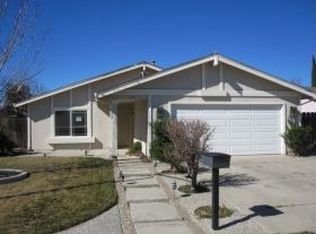 1055 Almond Blossom Dr, Tracy, CA 95376
