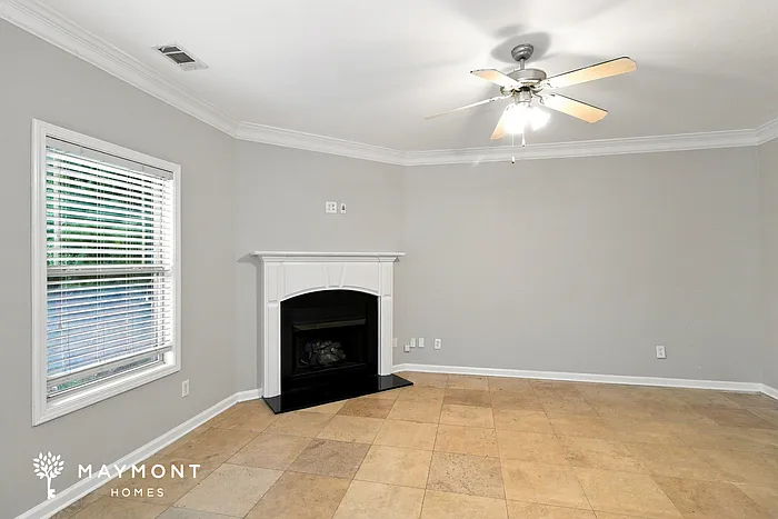 4 bed, 2.5 bath, 2182 sqft, $2,195 — Photo 4