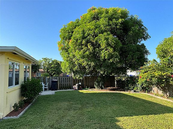4th image of 6701 SW 9th Pl