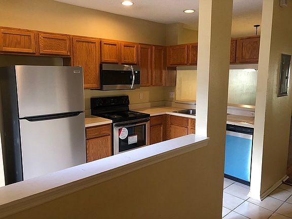 5th image of 2202 Lake Woodberry Cir