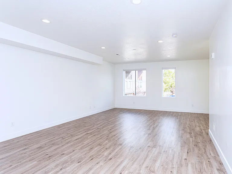 Peak Interior-4