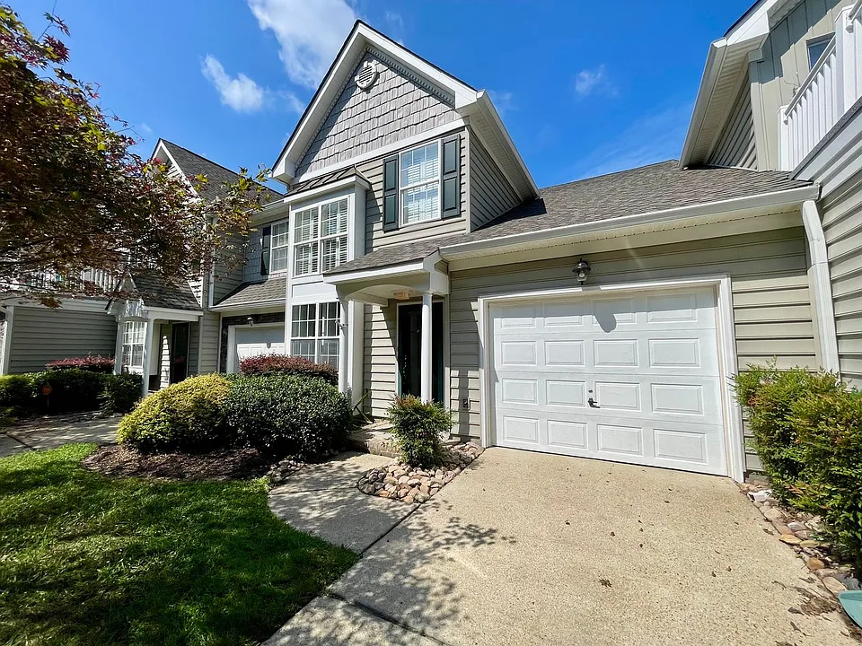 1504 Sawgrass Ln