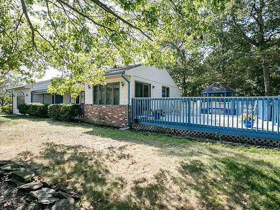 4th image of 601 Woodland Ave