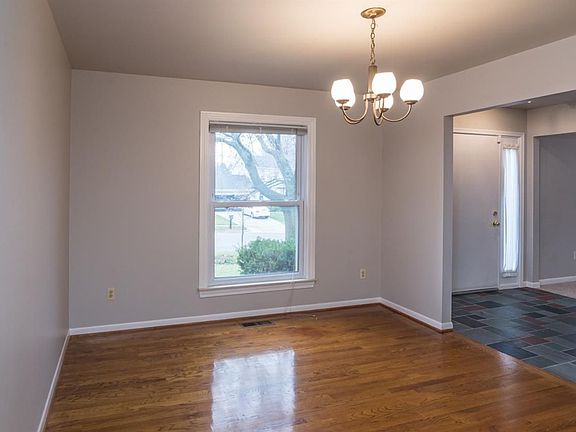 3rd image of 3545 Sturbridge Ct
