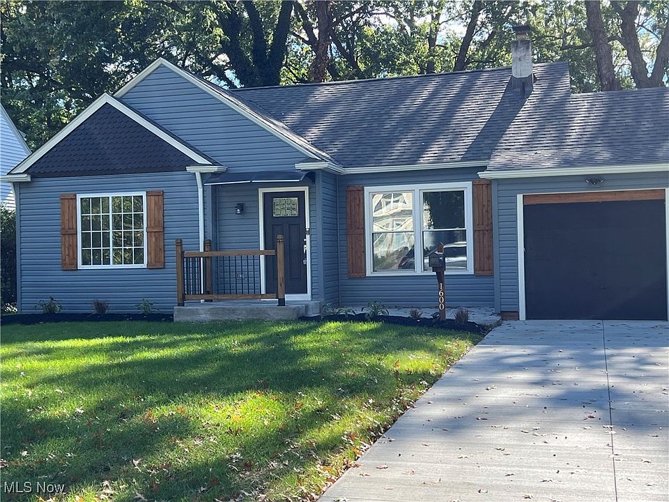 1st image of 1600 Delia Ave