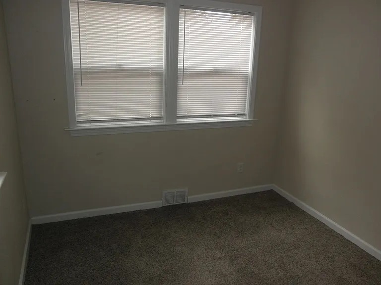 340 14th St SE — Photo 22