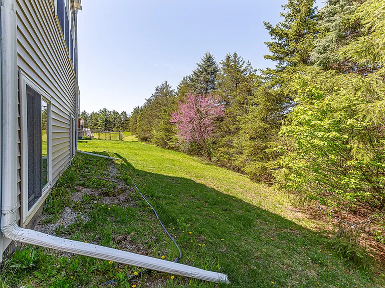 1484 Chapleau Dr — Photo 46