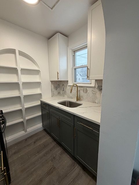 1st image of 410 Highland St APT 1