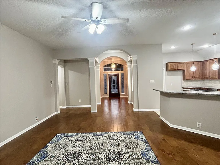 16807 Laguna Springs Dr — Photo 17