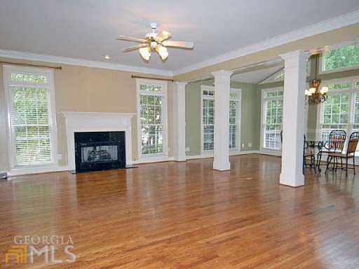 5th image of 1401 Creston Hl