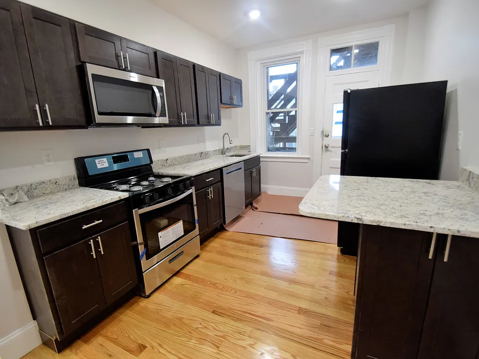 31 Harvard St #2